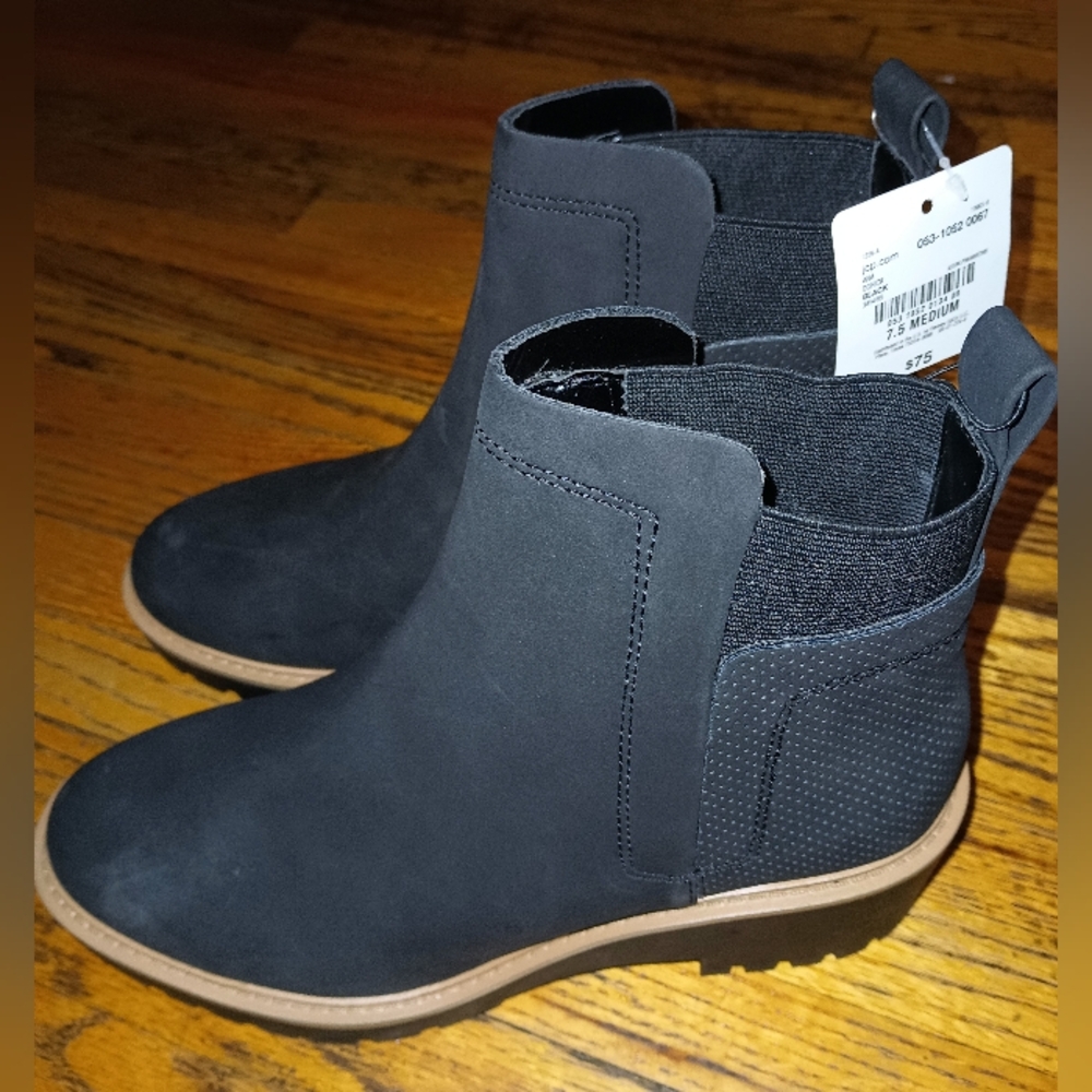 A.N.A Ankle Bootie size 7.5W